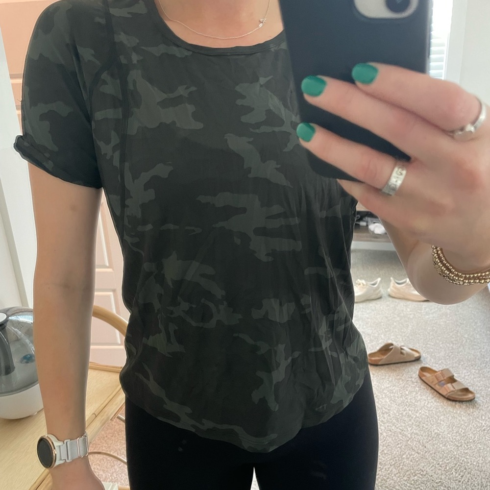 Lululemon short sleeve camo top